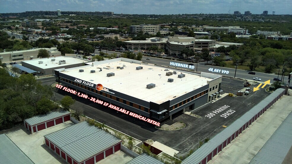 9093 Huebner Rd, San Antonio, TX à louer - Photo de l’immeuble – Image 3 sur 4