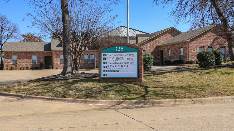 325 Miron Dr, Southlake, TX à louer - Photo de l’immeuble – Image 3 sur 11