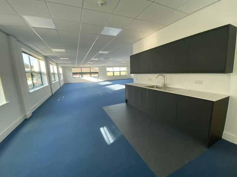 16 Edward Ct, Altrincham à louer - Photo de l’immeuble – Image 3 sur 21
