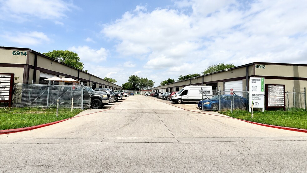 6912 Rampart St, Houston, TX à louer - Photo de l’immeuble – Image 3 sur 7
