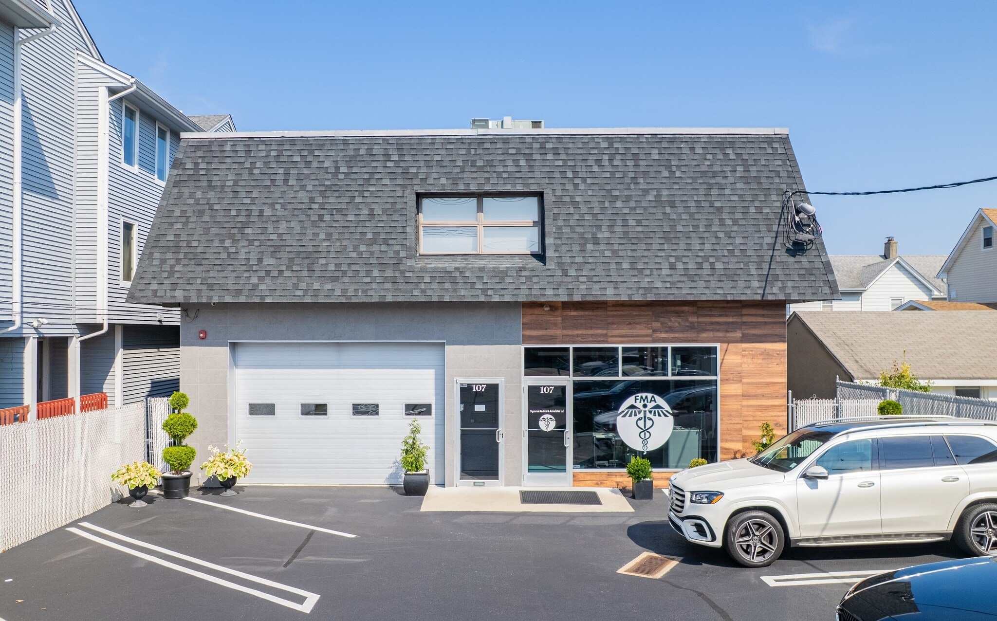 107 Stuyvesant Ave, Lyndhurst, NJ à louer Photo de l’immeuble– Image 1 sur 18