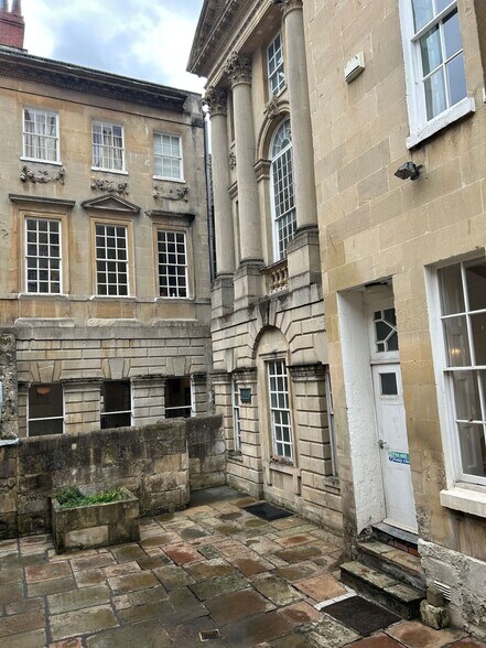Church St, Bath à vendre - Photo de l’immeuble – Image 3 sur 8