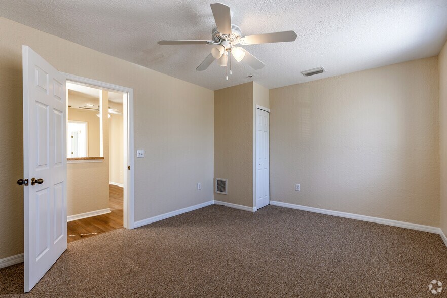 1103-1109 14th St W, Bradenton, FL à louer - Photo intérieure – Image 3 sur 15