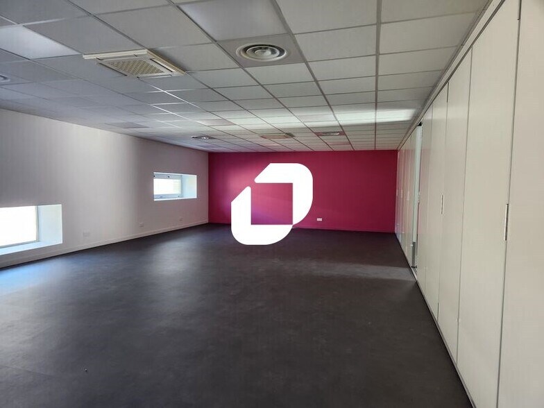 Bureau dans Bordeaux à louer - Photo de l’immeuble – Image 1 sur 17