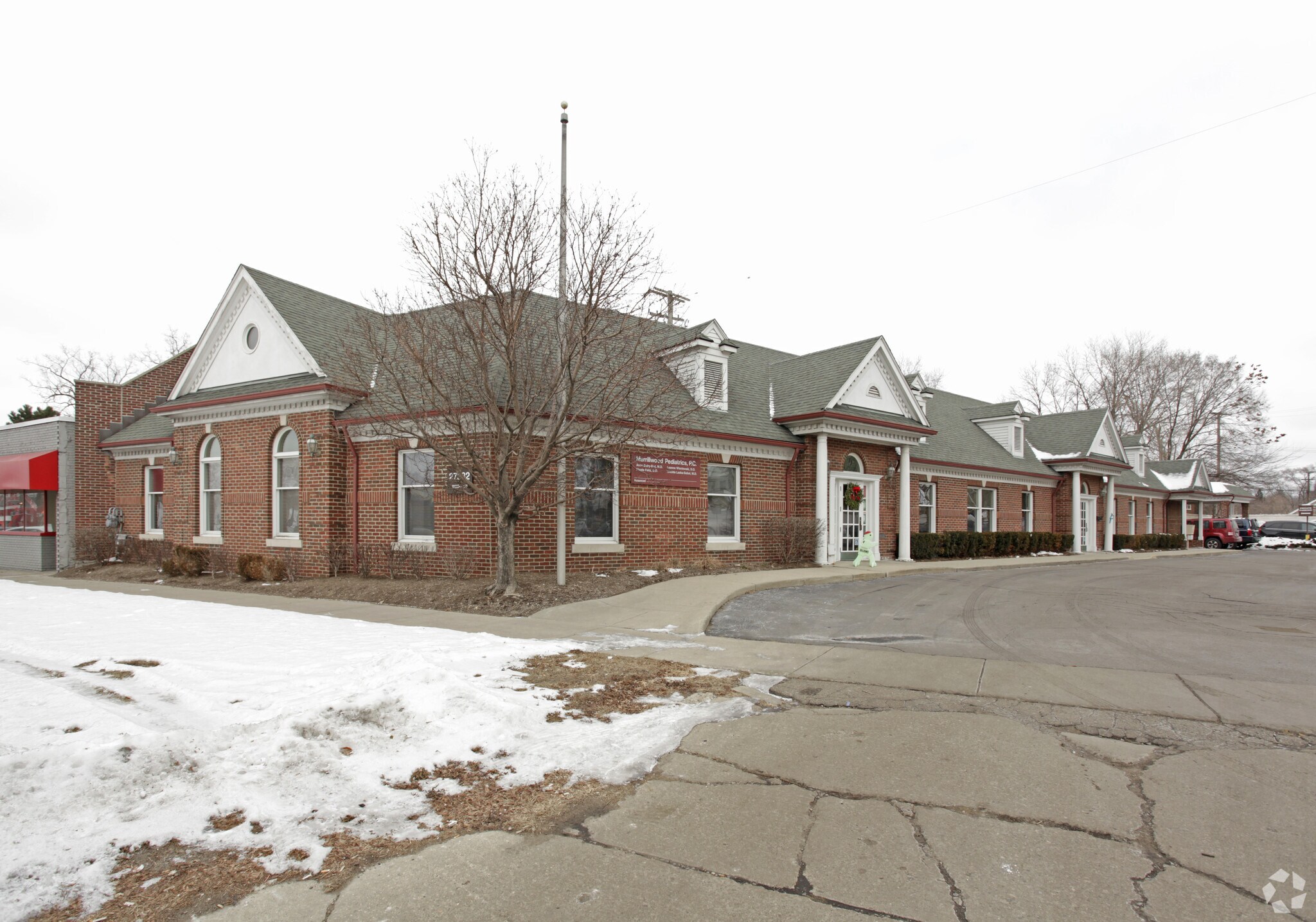 27332 Woodward Ave, Royal Oak, MI à louer Photo principale– Image 1 sur 18