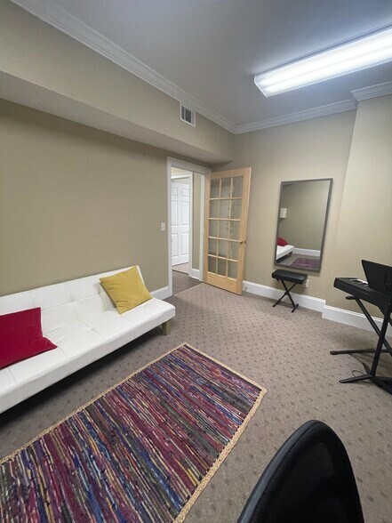 327 Dahlonega St, Cumming, GA à louer - Photo intérieure – Image 3 sur 15