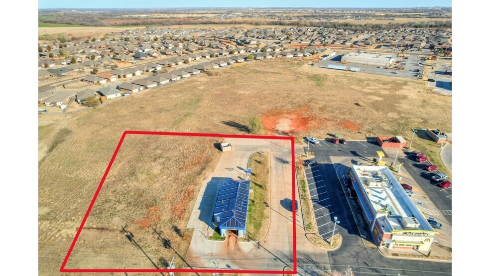 13400 Piedmont rd, Yukon, OK à vendre - Photo de l’immeuble – Image 3 sur 3