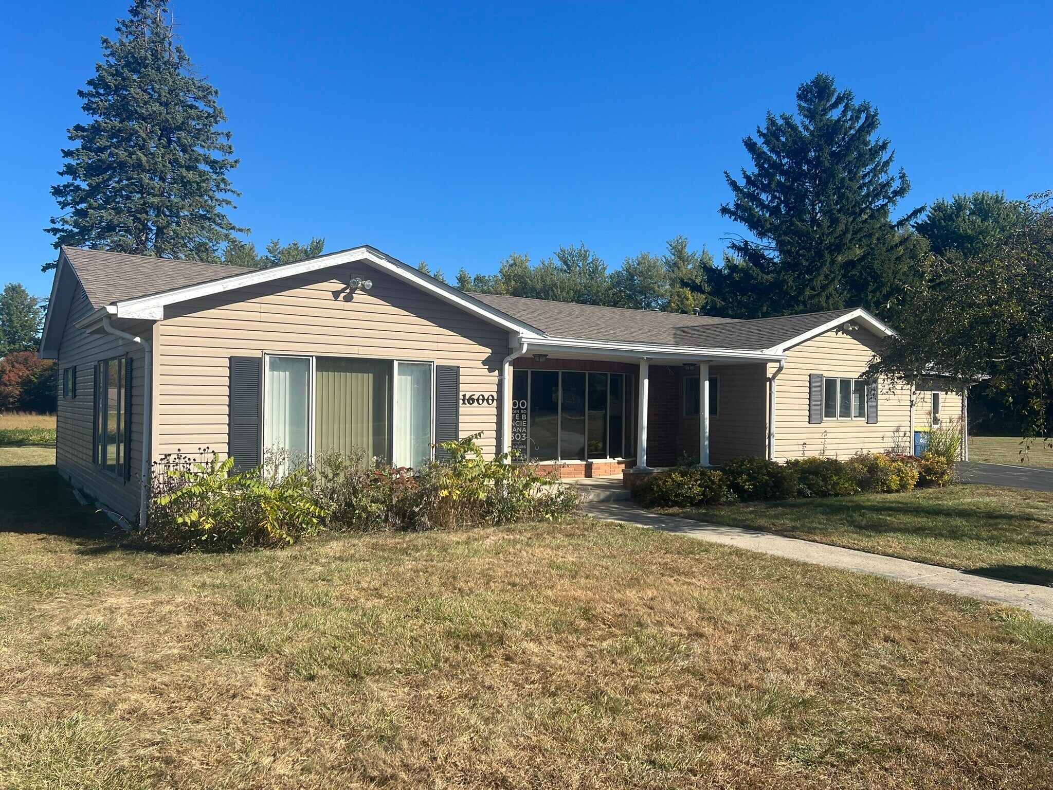 1600 W Riggin Rd, Muncie, IN à louer Photo de l’immeuble– Image 1 sur 9