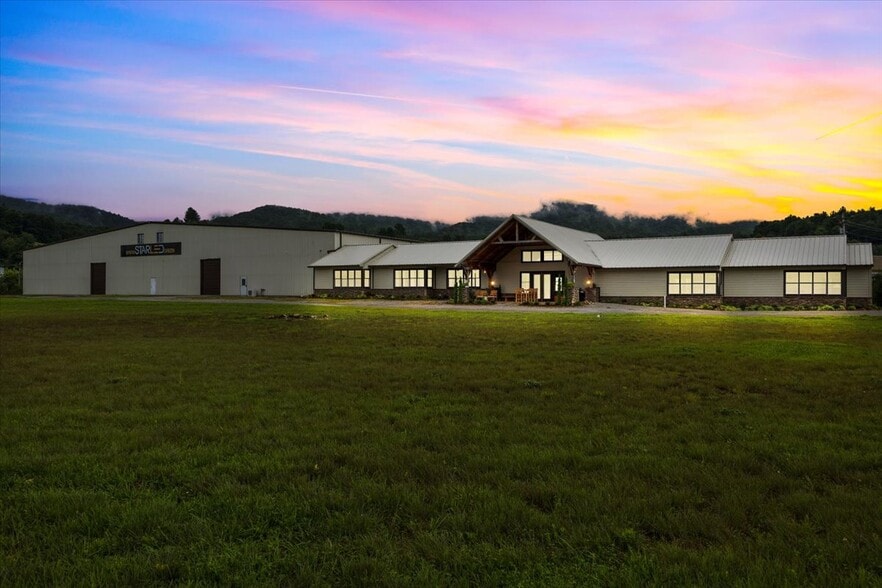 241 Industrial Park Rd, Mountain City, TN à vendre - Photo de l’immeuble – Image 2 sur 98