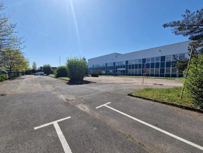 Plus de détails pour Industriel/Logistique à louer