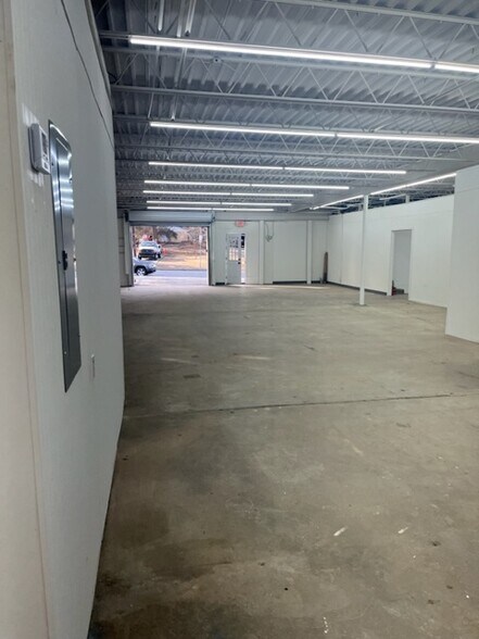 1237 Strickland Rd, Roswell, GA à louer - Photo intérieure – Image 2 sur 22