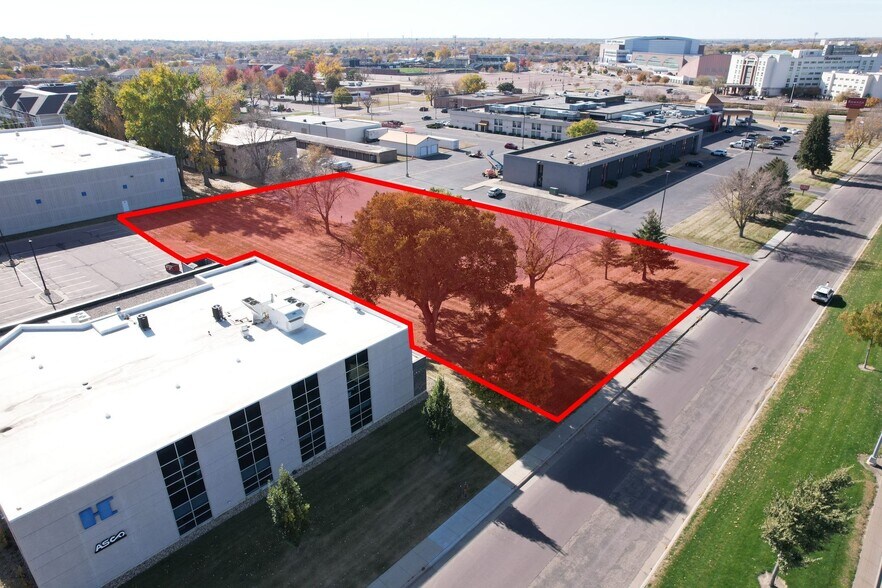 1301 W Russell St, Sioux Falls, SD à louer - Photo principale – Image 1 sur 3