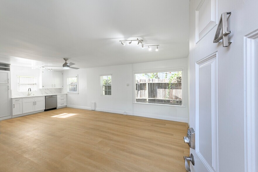 1824 10th St, Santa Monica, CA à vendre - Photo de l’immeuble – Image 2 sur 11