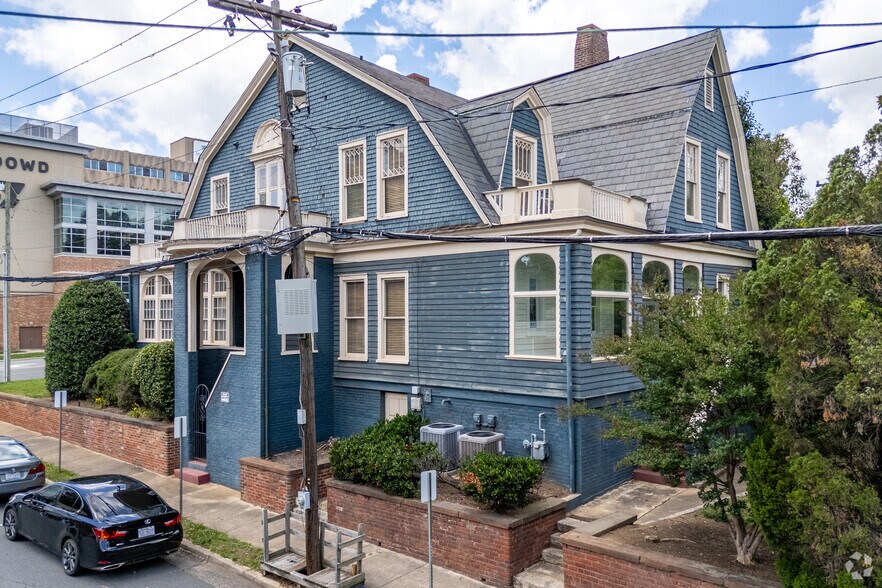 435 E Morehead St, Charlotte, NC à vendre - Photo de l’immeuble – Image 3 sur 7