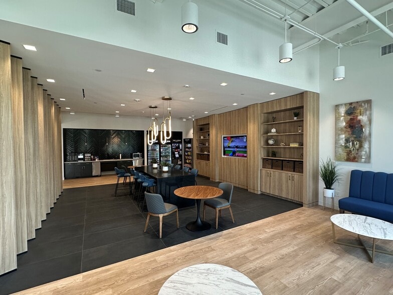 16200 Park Row, Houston, TX à louer - Photo intérieure – Image 2 sur 6