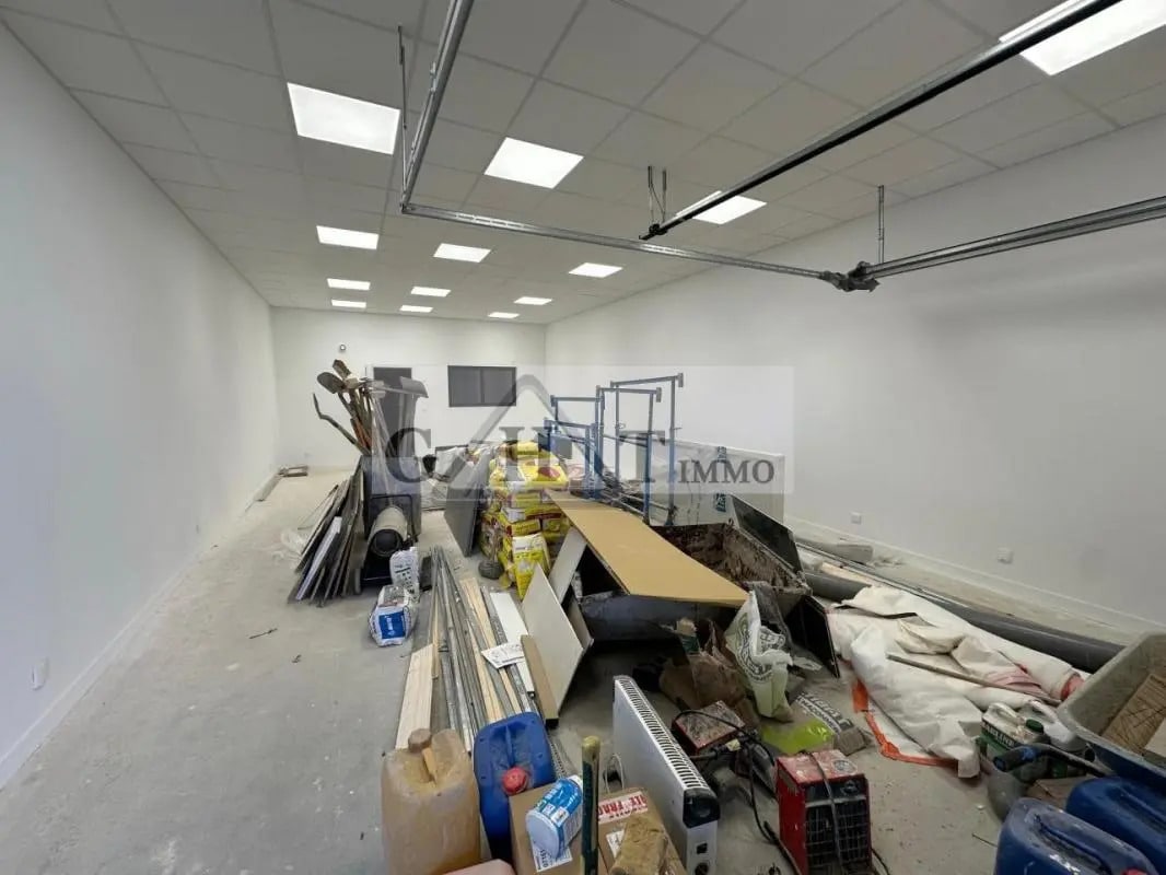 Industriel/Logistique dans Saint-Michel-sur-Orge à louer Photo intérieure– Image 1 sur 6