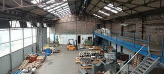 Plus de détails pour Local d'activités à louer