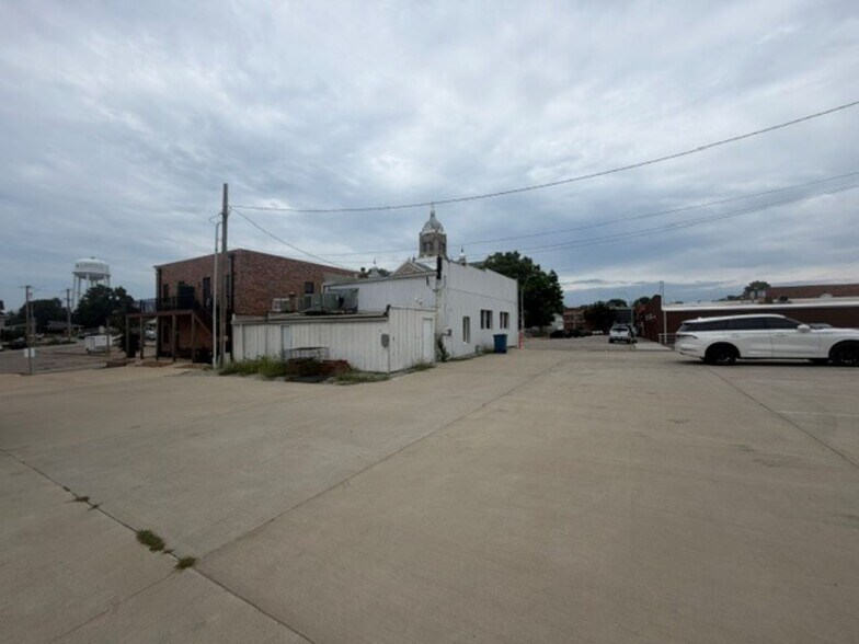 220 Maynard St, Warrensburg, MO à louer - Photo de l’immeuble – Image 3 sur 3