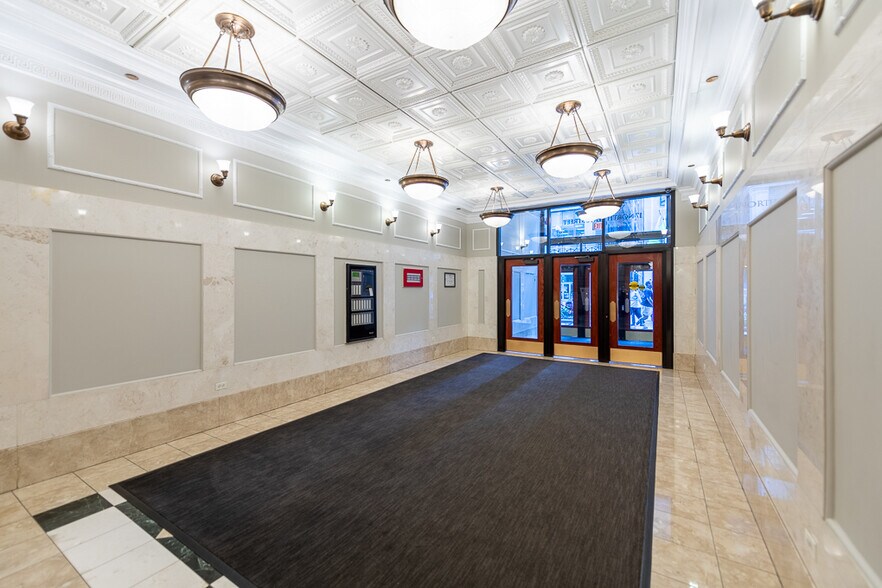 17 N State St, Chicago, IL à louer - Photo intérieure – Image 3 sur 21