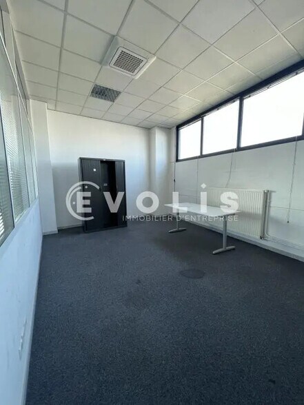 Bureau dans Champigny-sur-Marne à louer - Photo de l’immeuble – Image 3 sur 9