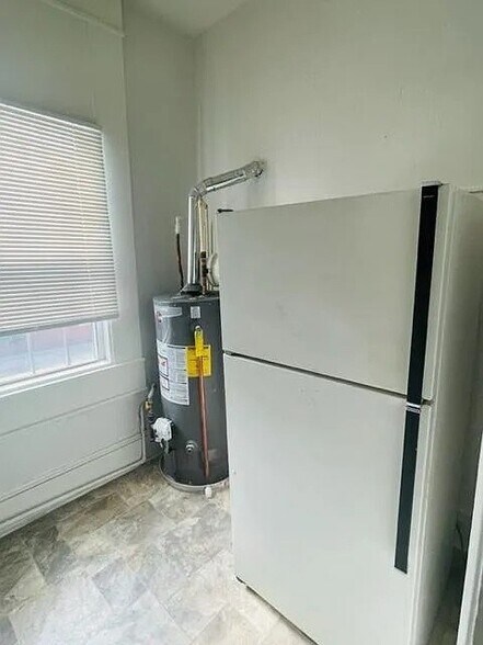 1112 N Eden St, Baltimore, MD à vendre - Photo de l’immeuble – Image 3 sur 16