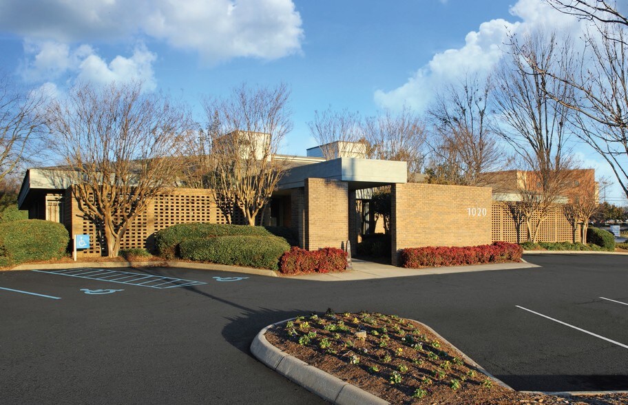 1020 Grove Rd, Greenville, SC à louer - Photo principale – Image 1 sur 10