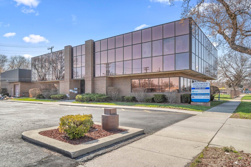 25050 Outer Dr, Lincoln Park, MI à louer - Photo de l’immeuble – Image 3 sur 23