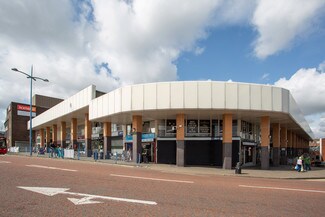 Plus de détails pour Churchill Shopping Centre, Dudley - Local commercial à louer