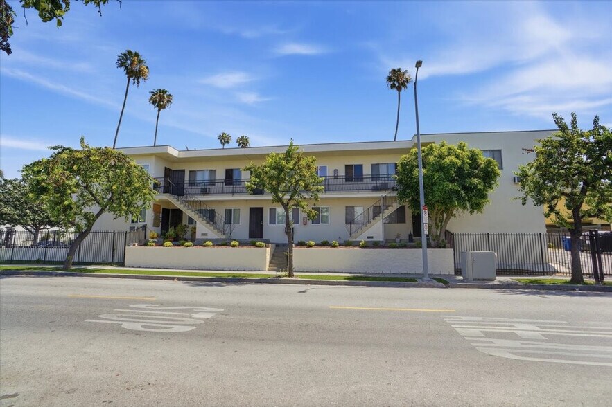 1220 N Van Ness Ave, Los Angeles, CA à vendre - Photo de l’immeuble – Image 2 sur 12