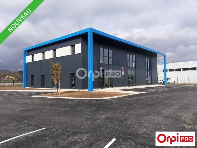 Plus de détails pour Local d'activités à louer