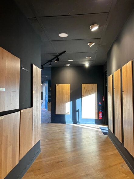 Local commercial dans Bondy à vendre - Photo intérieure – Image 2 sur 4