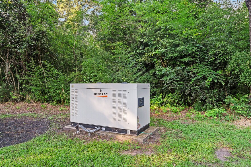 15629 Knotty Oaks Trl, Magnolia, TX à vendre - Photo de l’immeuble – Image 2 sur 21