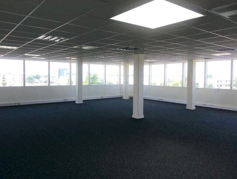 Bureau dans Vélizy-Villacoublay à vendre - Photo intérieure – Image 2 sur 5