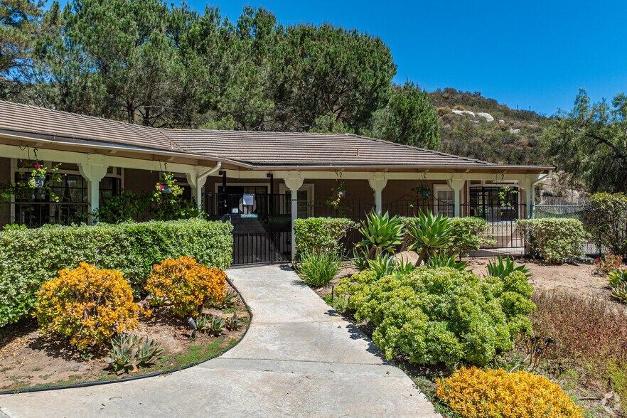 12750 Monte Vista Rd, Poway, CA à vendre - Photo principale – Image 1 sur 8