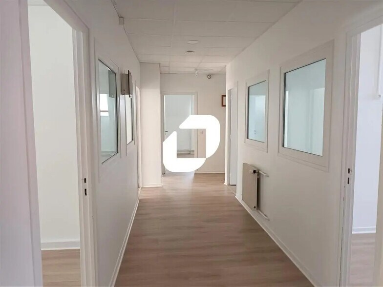 Bureau dans Lille à louer - Photo de l’immeuble – Image 1 sur 7