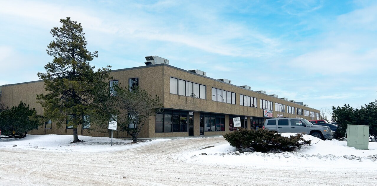 3261-3279 Parsons Rd NW, Edmonton, AB à louer Photo de l’immeuble– Image 1 sur 4