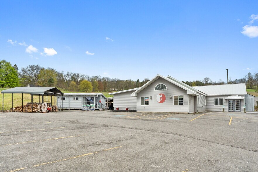 1346 Elmira Rd, Newfield, NY à vendre - Photo de l’immeuble – Image 2 sur 45