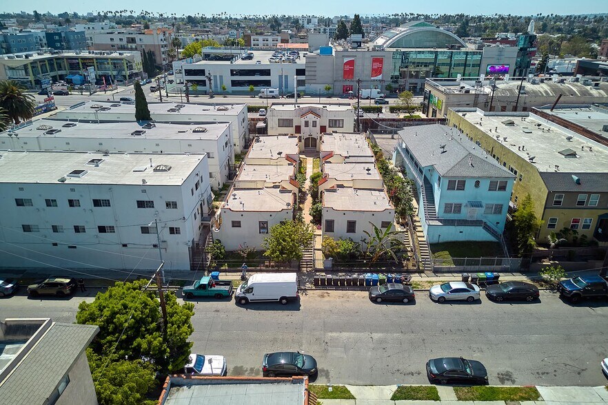 3262 Monette Pl, Los Angeles, CA à vendre - Photo de l’immeuble – Image 1 sur 28