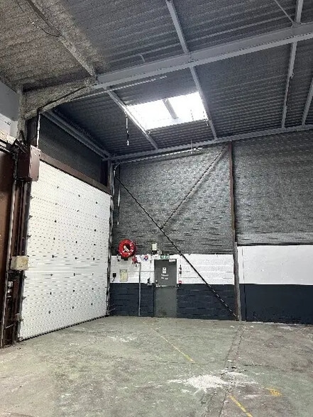 Local d’activités dans Marcq-en-Baroeul à louer - Photo intérieure – Image 1 sur 3