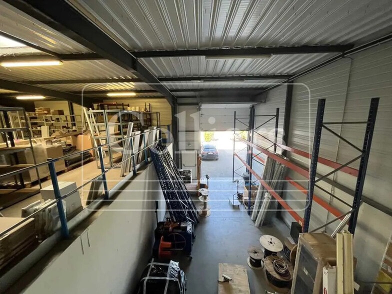 Bureau dans Éguilles à louer - Photo intérieure – Image 2 sur 17