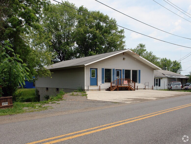 3249 Coral Rd, Malvern, OH à vendre - Photo de l’immeuble – Image 2 sur 29