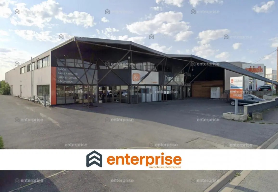 Local commercial dans Jaux à louer Photo de l’immeuble– Image 1 sur 5
