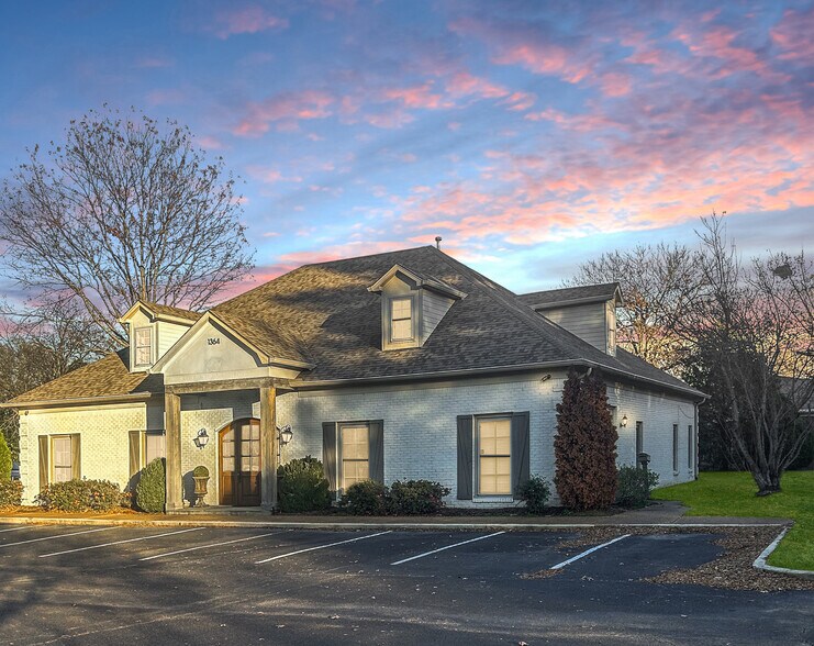 1364 Cordova Cv, Germantown, TN à vendre - Photo de l’immeuble – Image 2 sur 2