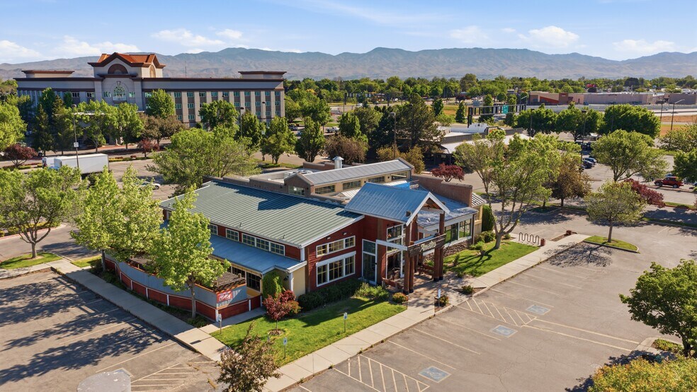 1749 S Cole Rd, Boise, ID à vendre - Photo de l’immeuble – Image 2 sur 6