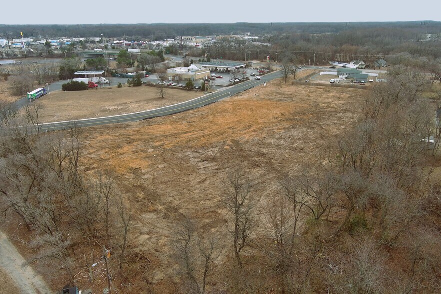 L8 Lodge Ave, Paulsboro, NJ à vendre - Photo de l’immeuble – Image 2 sur 10