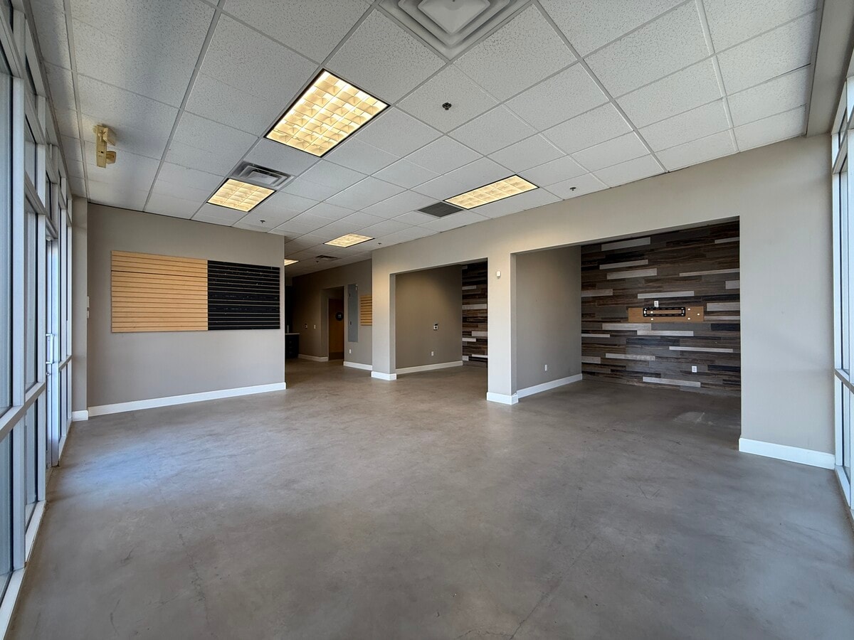 73700 Dinah Shore Dr, Palm Desert, CA 92211 - Lot 207 -  - Photo intérieure - Image 1 of 9