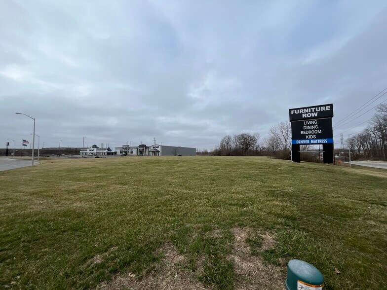 5807 W Creek Blvd, Fort Wayne, IN à vendre - Photo de l’immeuble – Image 2 sur 7