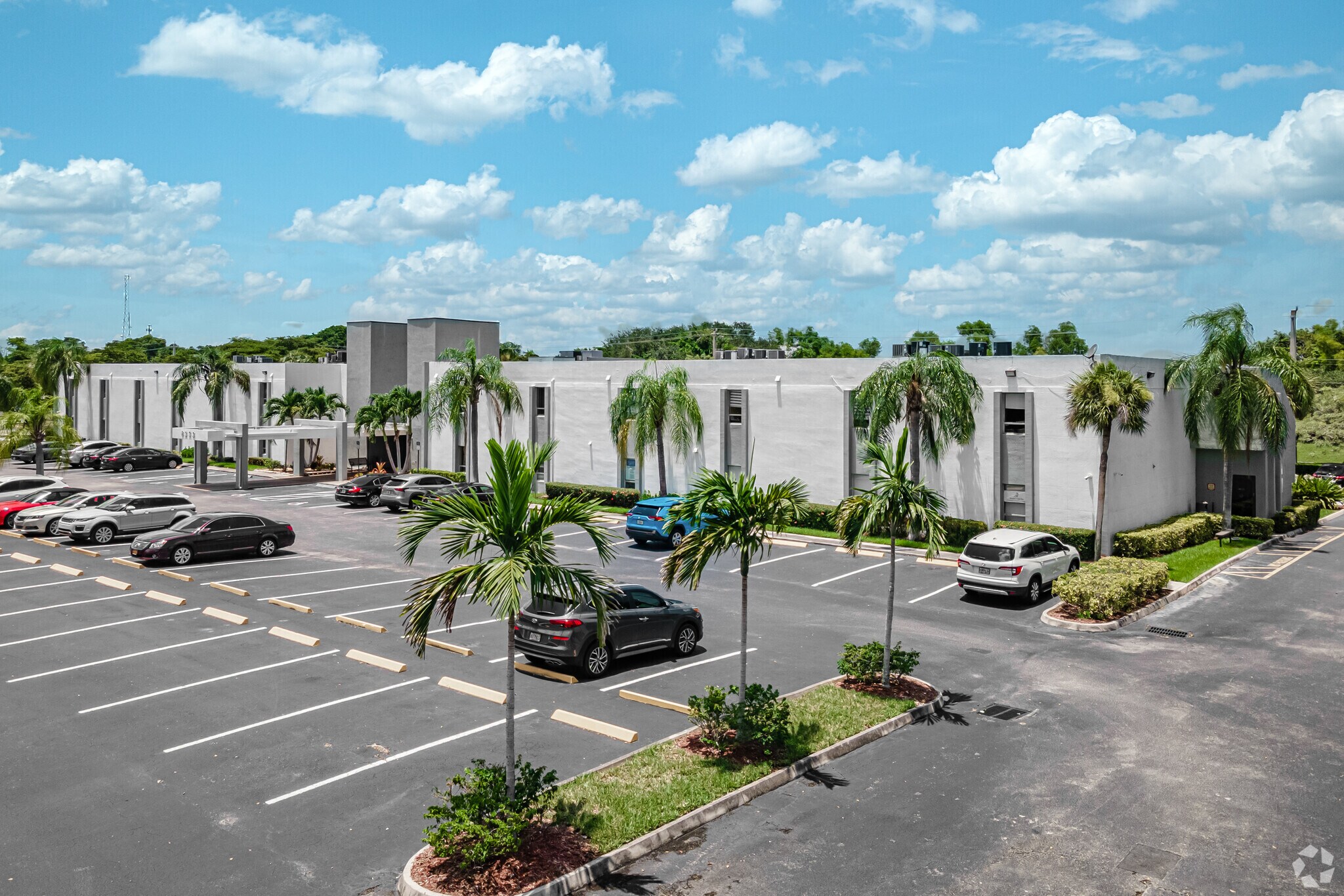 8333 W McNab Rd, Tamarac, FL à louer Photo principale– Image 1 sur 55