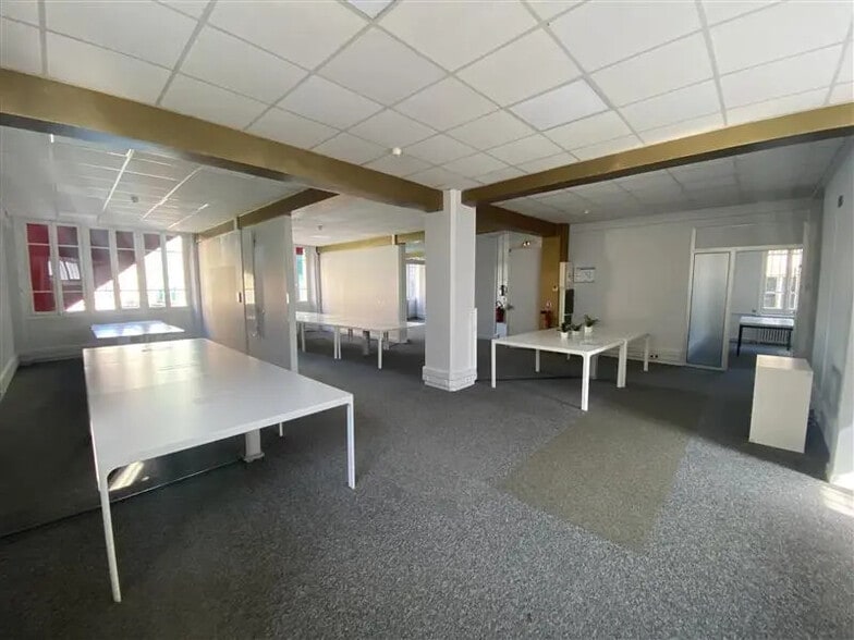 Bureau dans Paris à louer - Photo de l’immeuble – Image 1 sur 7