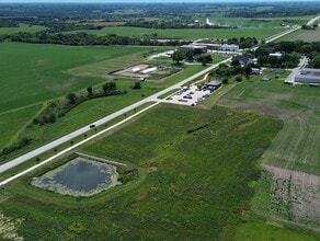 I-35 & Highway G-14, Cumming, IA - Vue aérienne  vue de carte - Image1
